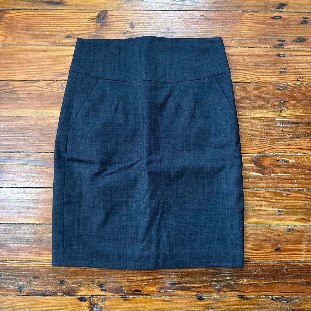 2010 Banana Republic drop waist lightweight stretch wool pencil skirt